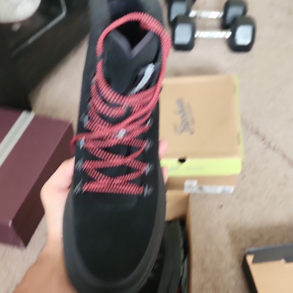 UGG NEVER WORN BILTMORE HIKER Black Boots with Red Laces - Picture 7 of 8